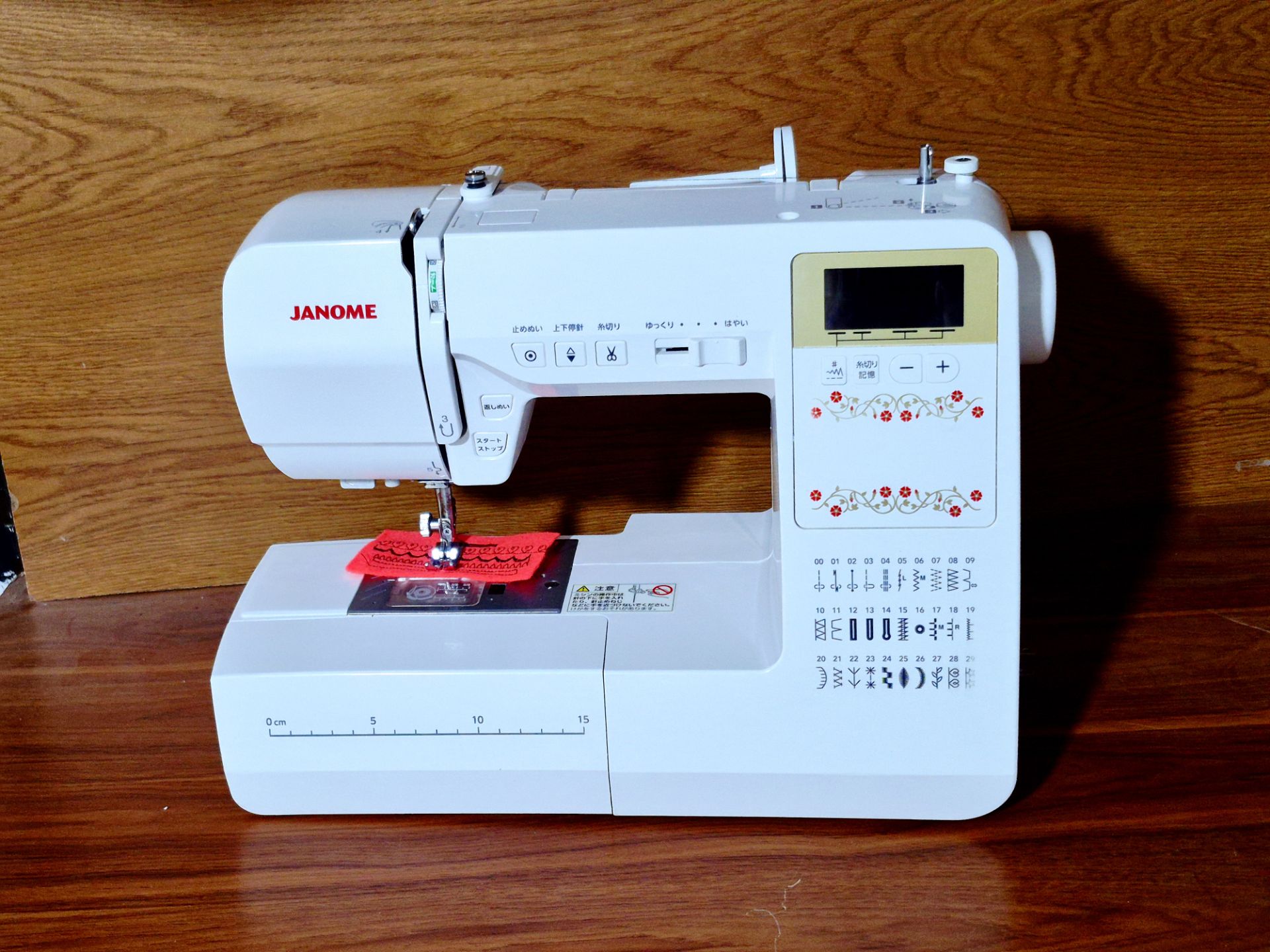 چرخ خیاطی ژانومه 808 مانیتور بزرگ
